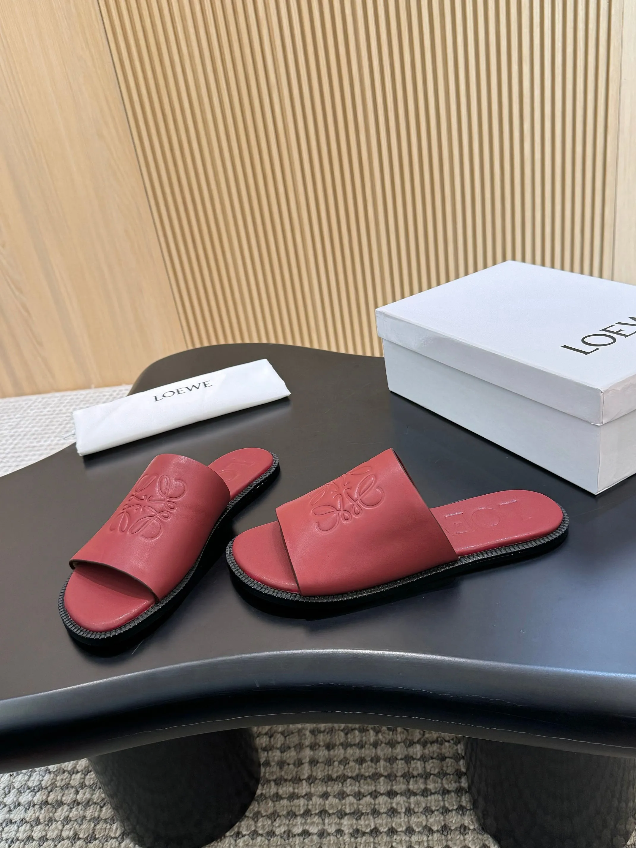👟👟Ex-factory price 340👟👟 Genuine leather sole +40 LOEWE 25th spring and summer new style, same style for men and women, six colors to choose from. Code number:35-45